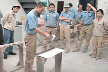 ニシザキ工芸塗装部・社内研修